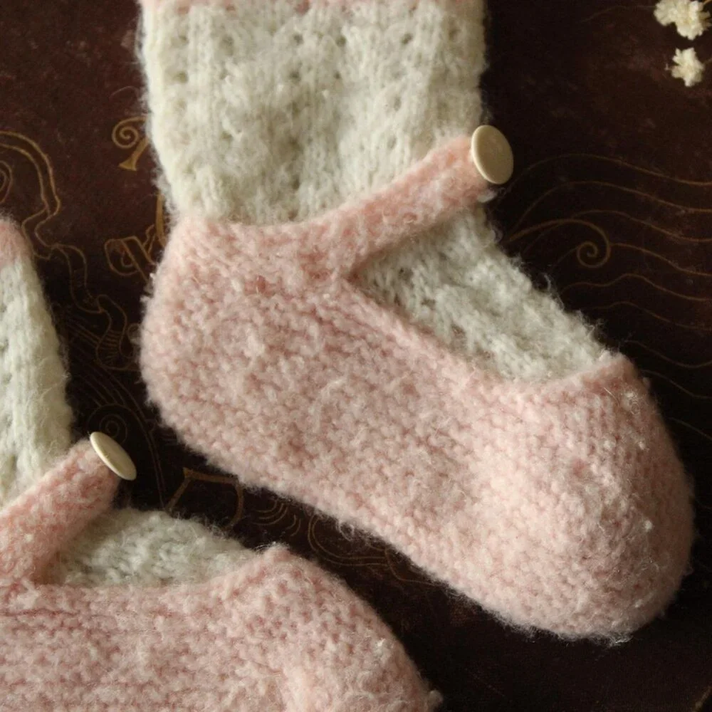 Vintage 1950s Baby Booties, Infant Girls Knit White With Pink Trim Shoes Layette - Picture 2 of 10